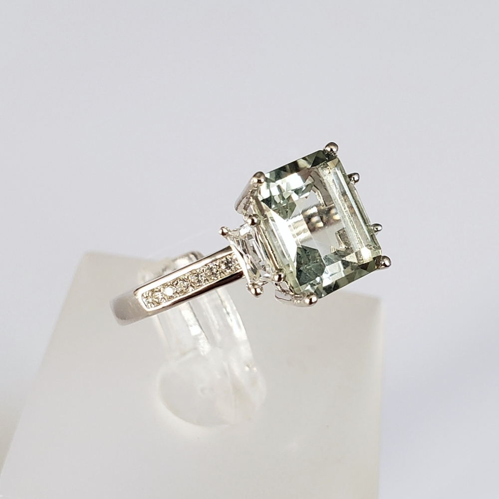 2ct Emerald Cut Green Amethyst Ring - Picture 5 of 8